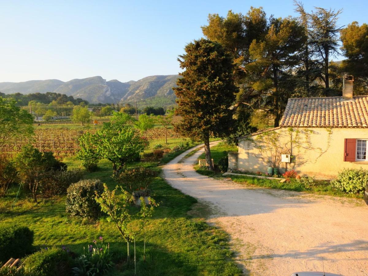 Maubec  Les Biguieres旅馆 外观 照片